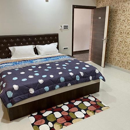 Priya Tours And Travels Hotel Guwahati Eksteriør billede