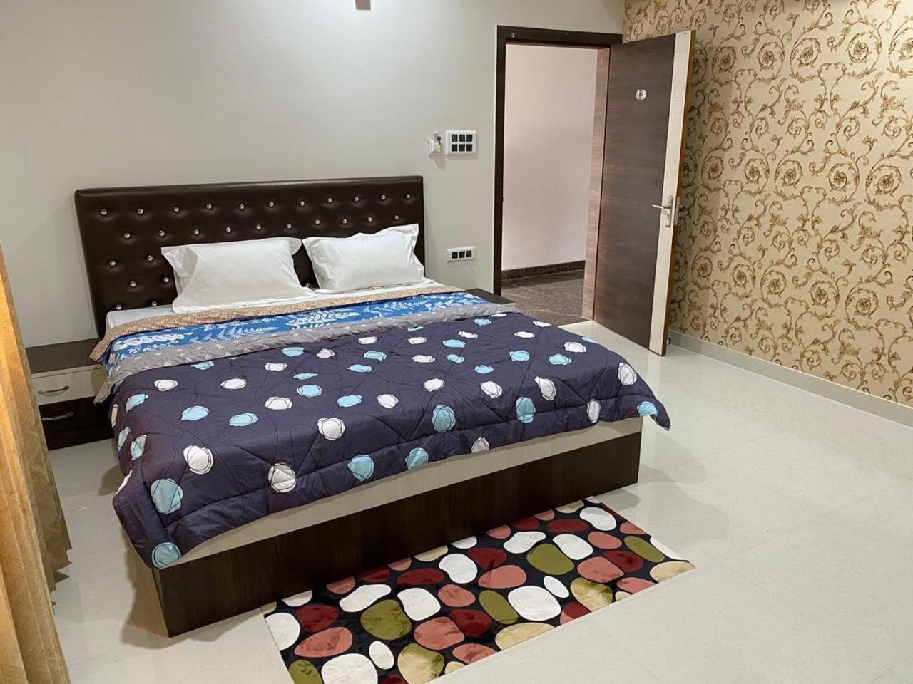 Priya Tours And Travels Hotel Guwahati Eksteriør billede